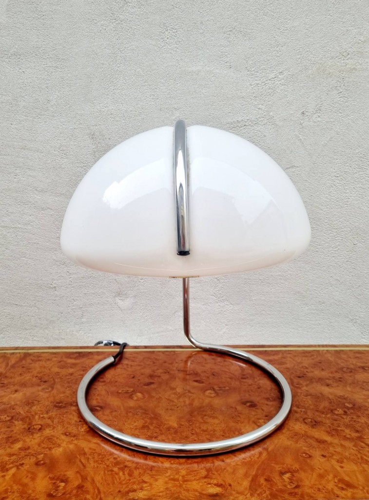 Conchiglia Table Lamp Designed by Buttura & Massoni for Guzzini, Italy 70s